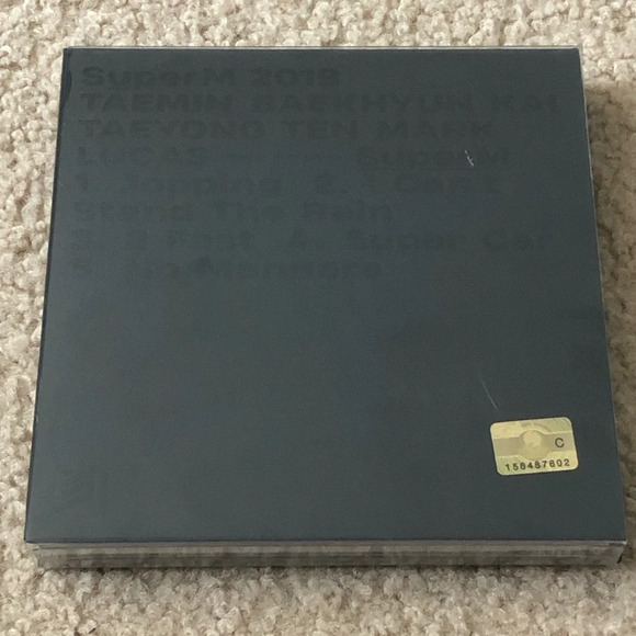 SuperM 1st Album United Version with Kai Photocard - Picture 5 of 10